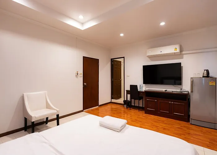 23 Ava At Saladaeng 3*